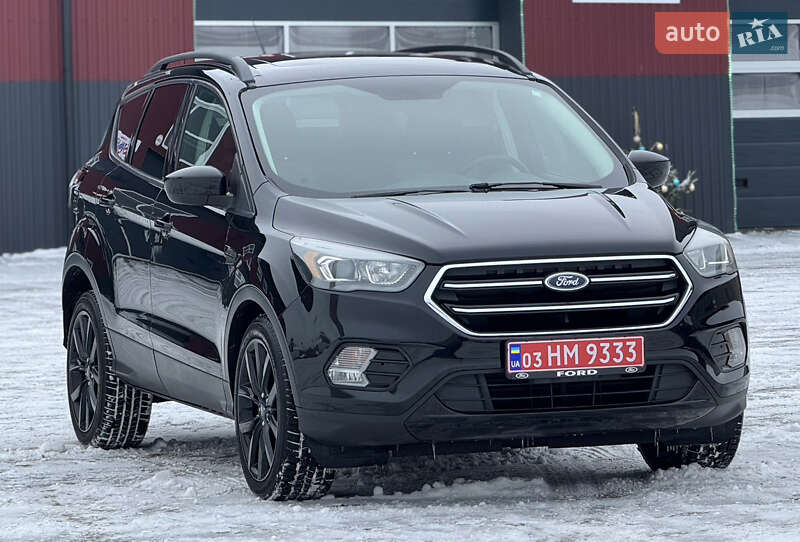 Позашляховик / Кросовер Ford Escape 2017 в Дубні
