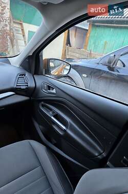 Внедорожник / Кроссовер Ford Escape 2015 в Долине