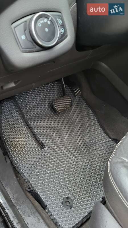 Внедорожник / Кроссовер Ford Escape 2013 в Лубнах