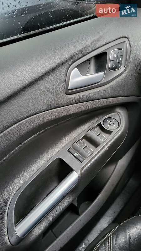 Внедорожник / Кроссовер Ford Escape 2013 в Лубнах