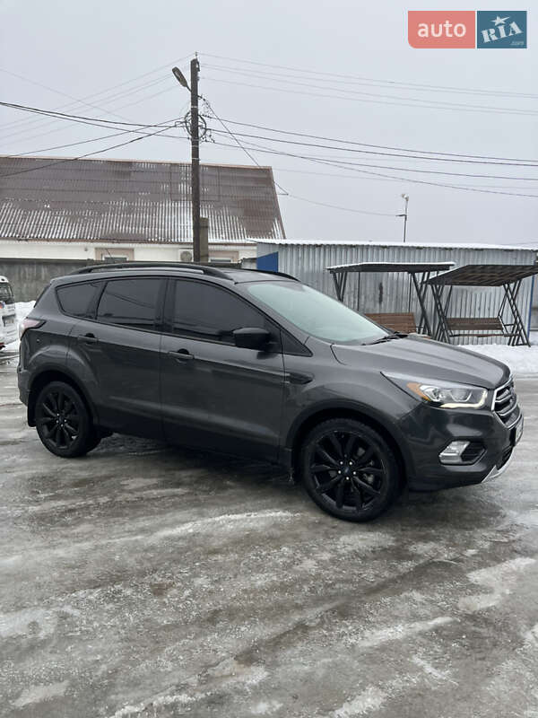 Внедорожник / Кроссовер Ford Escape 2018 в Белой Церкви