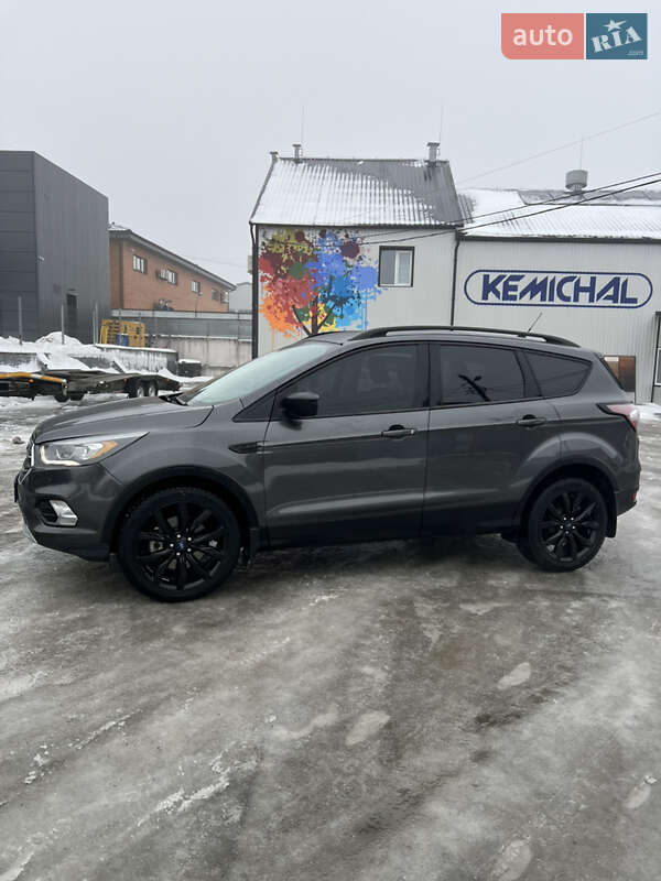 Внедорожник / Кроссовер Ford Escape 2018 в Белой Церкви