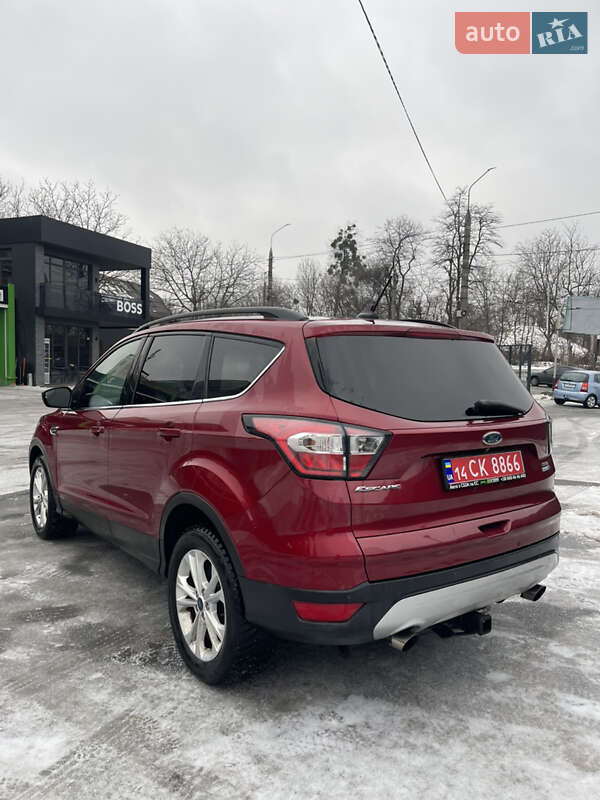 Позашляховик / Кросовер Ford Escape 2017 в Чернівцях