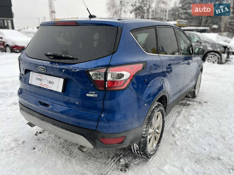 Позашляховик / Кросовер Ford Escape 2017 в Львові