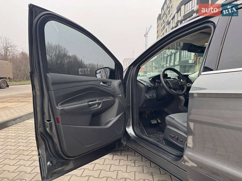 Внедорожник / Кроссовер Ford Escape 2018 в Хмельницком