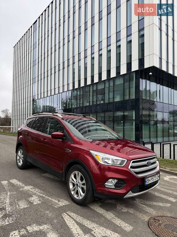 Позашляховик / Кросовер Ford Escape 2017 в Сарнах