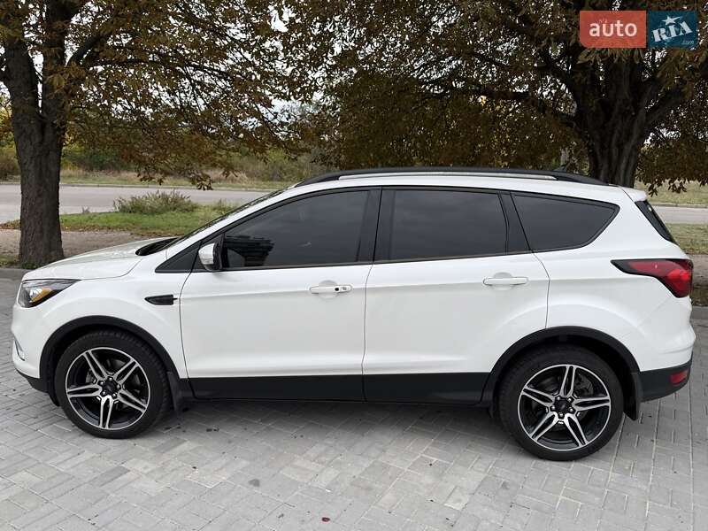 Внедорожник / Кроссовер Ford Escape 2019 в Запорожье