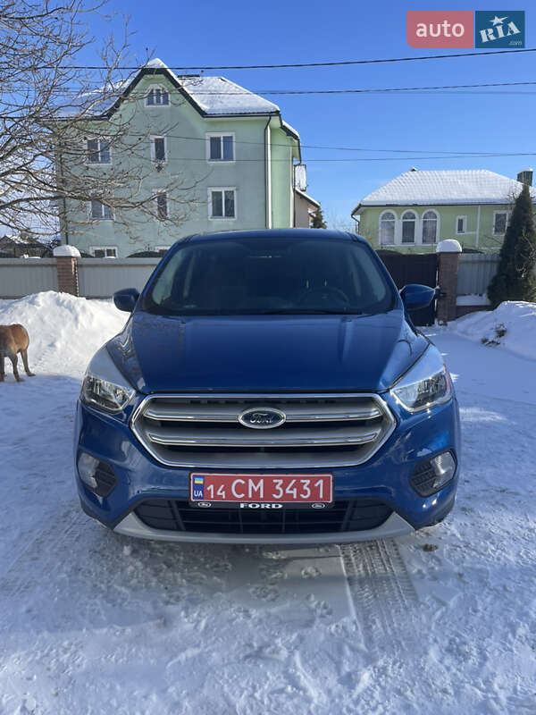 Внедорожник / Кроссовер Ford Escape 2018 в Ивано-Франковске
