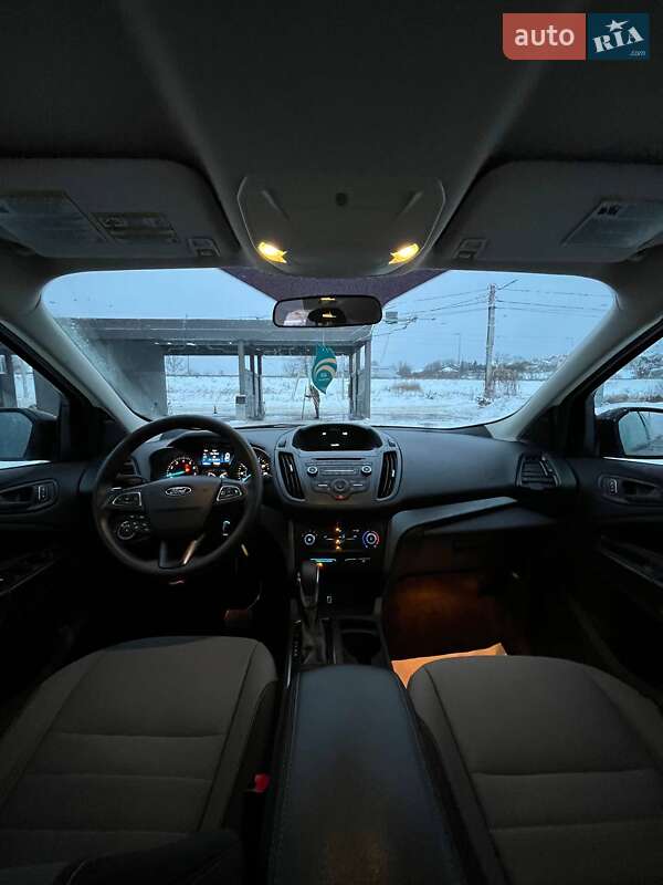 Внедорожник / Кроссовер Ford Escape 2017 в Львове