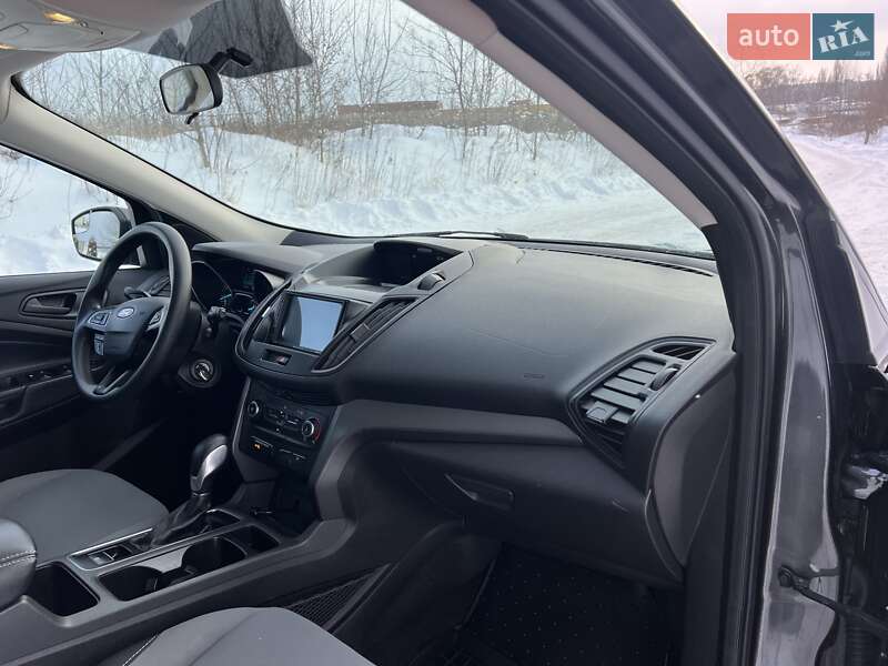 Позашляховик / Кросовер Ford Escape 2017 в Рівному