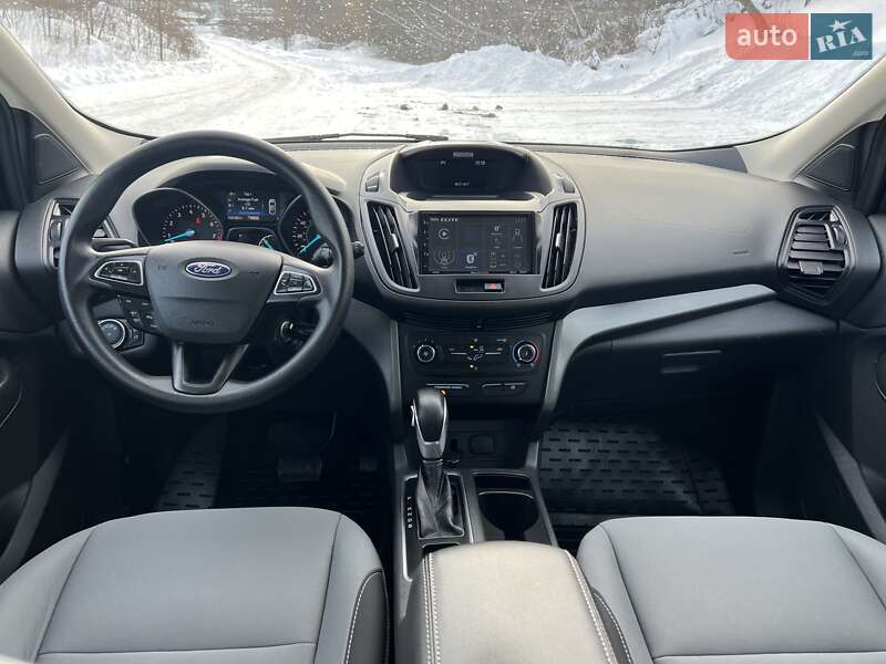Позашляховик / Кросовер Ford Escape 2017 в Рівному