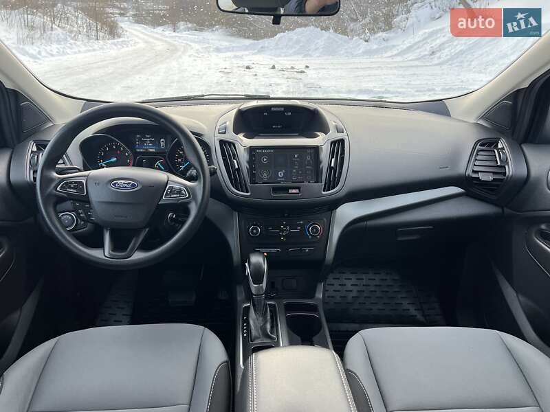 Позашляховик / Кросовер Ford Escape 2017 в Рівному