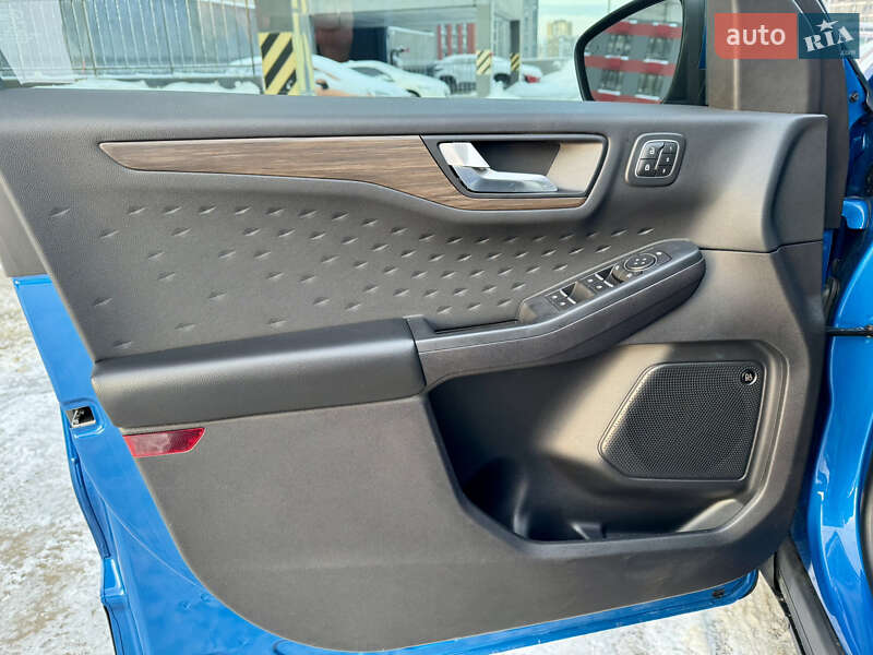 Внедорожник / Кроссовер Ford Escape 2019 в Киеве