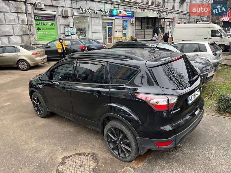 Внедорожник / Кроссовер Ford Escape 2018 в Киеве