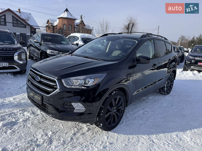 Внедорожник / Кроссовер Ford Escape 2018 в Ивано-Франковске