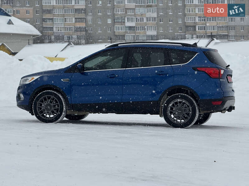 Позашляховик / Кросовер Ford Escape 2019 в Рівному