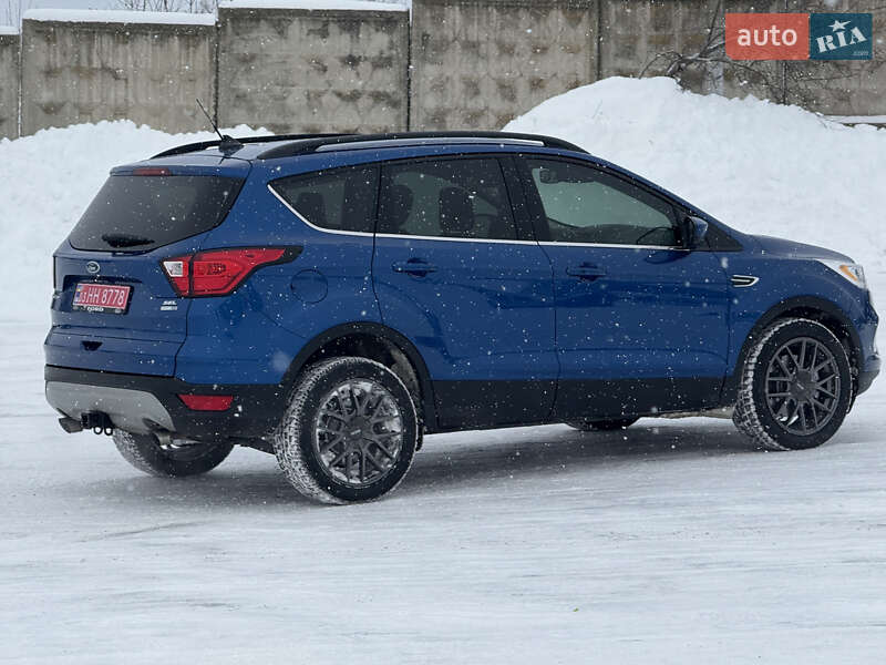Позашляховик / Кросовер Ford Escape 2019 в Рівному