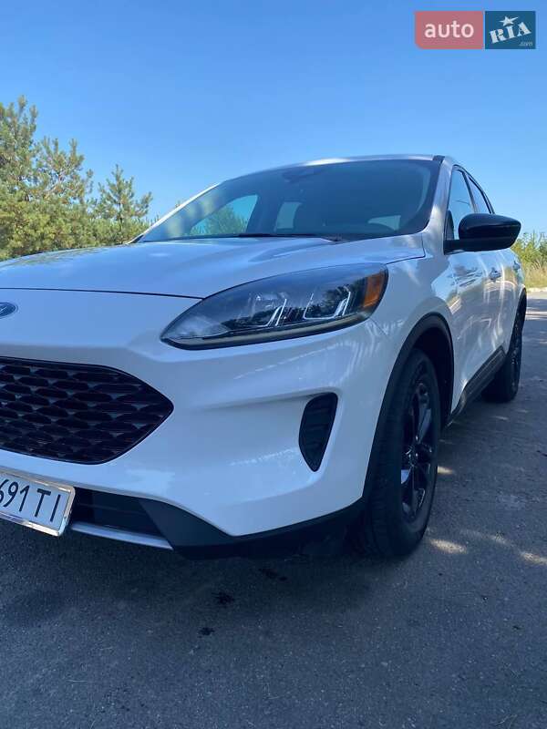 Внедорожник / Кроссовер Ford Escape 2019 в Львове
