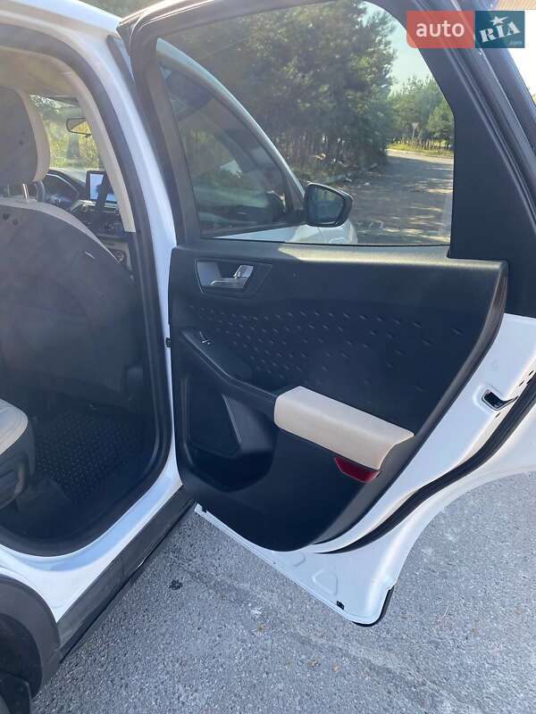 Внедорожник / Кроссовер Ford Escape 2019 в Львове