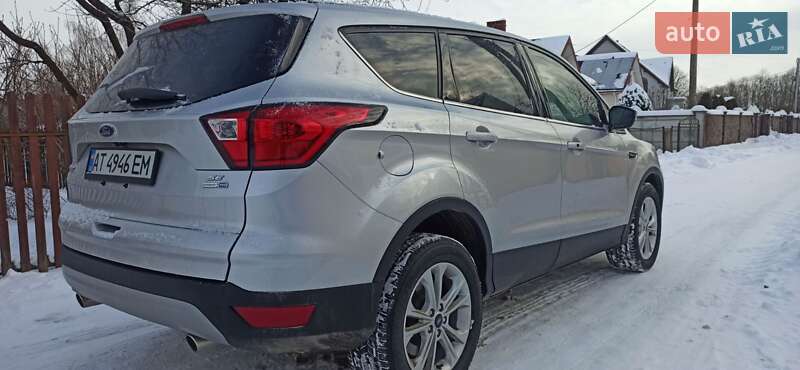 Внедорожник / Кроссовер Ford Escape 2019 в Ивано-Франковске