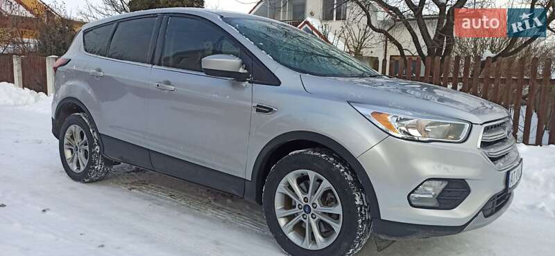 Внедорожник / Кроссовер Ford Escape 2019 в Ивано-Франковске