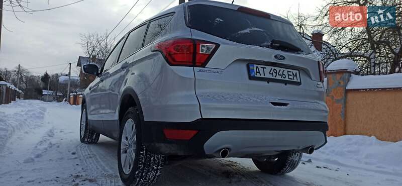 Внедорожник / Кроссовер Ford Escape 2019 в Ивано-Франковске
