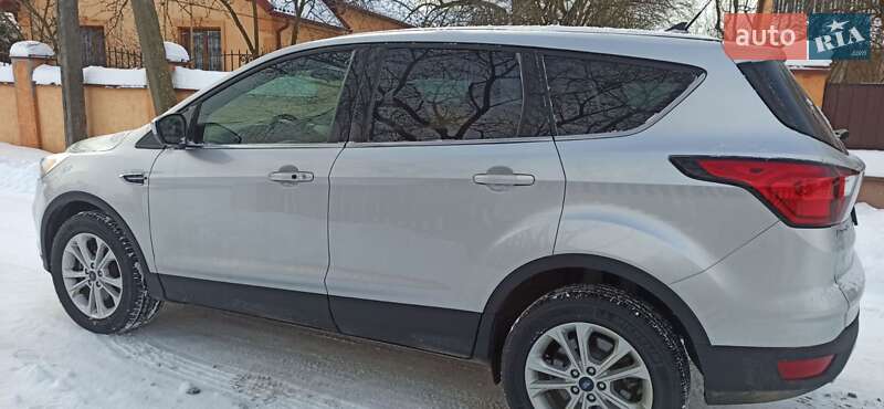 Внедорожник / Кроссовер Ford Escape 2019 в Ивано-Франковске