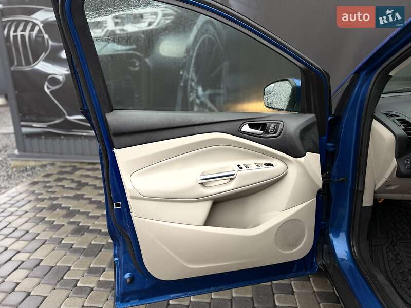 Внедорожник / Кроссовер Ford Escape 2018 в Львове