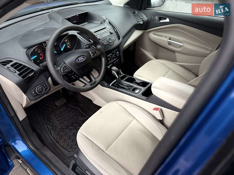 Внедорожник / Кроссовер Ford Escape 2018 в Львове