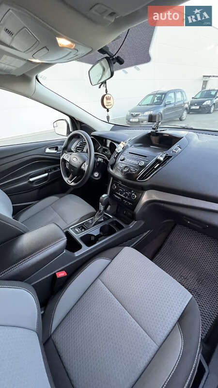 Позашляховик / Кросовер Ford Escape 2016 в Рівному