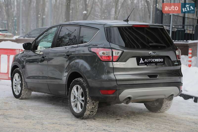 Внедорожник / Кроссовер Ford Escape 2016 в Харькове