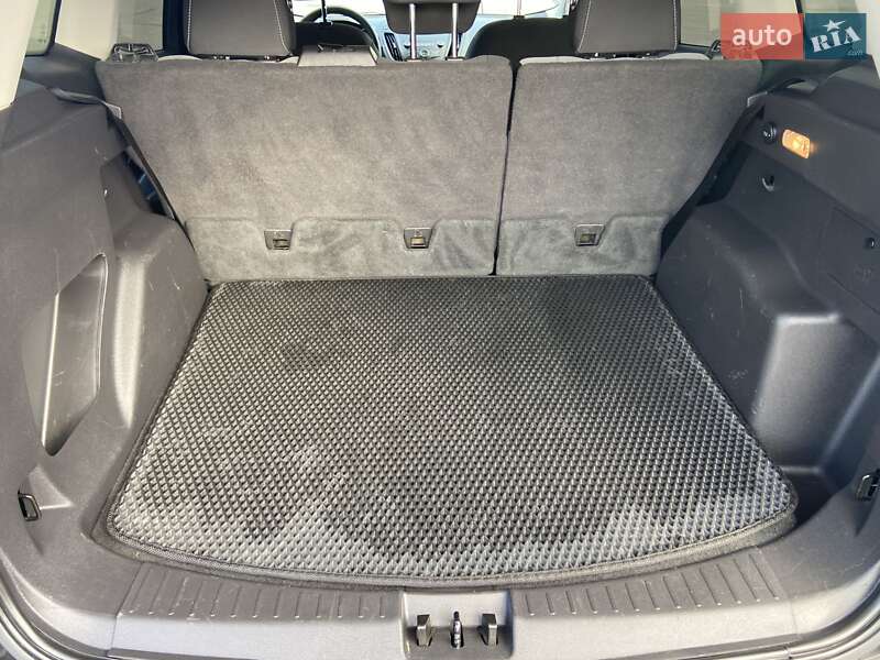 Внедорожник / Кроссовер Ford Escape 2019 в Ровно