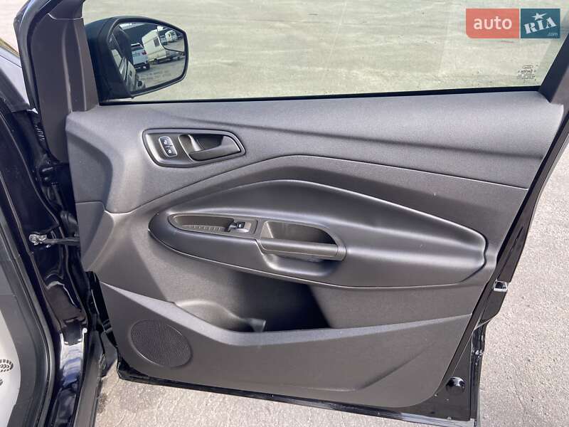 Внедорожник / Кроссовер Ford Escape 2019 в Ровно