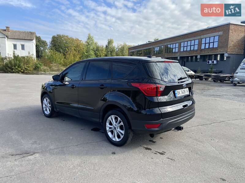 Внедорожник / Кроссовер Ford Escape 2019 в Ровно