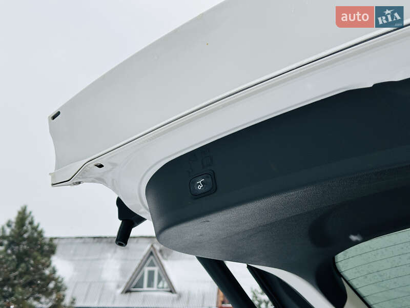 Позашляховик / Кросовер Ford Escape 2016 в Харкові