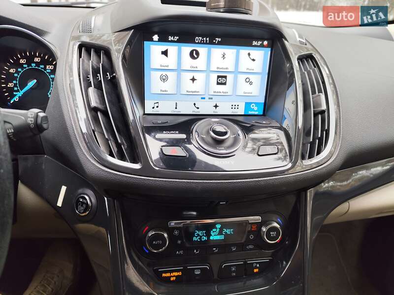 Внедорожник / Кроссовер Ford Escape 2016 в Вараше