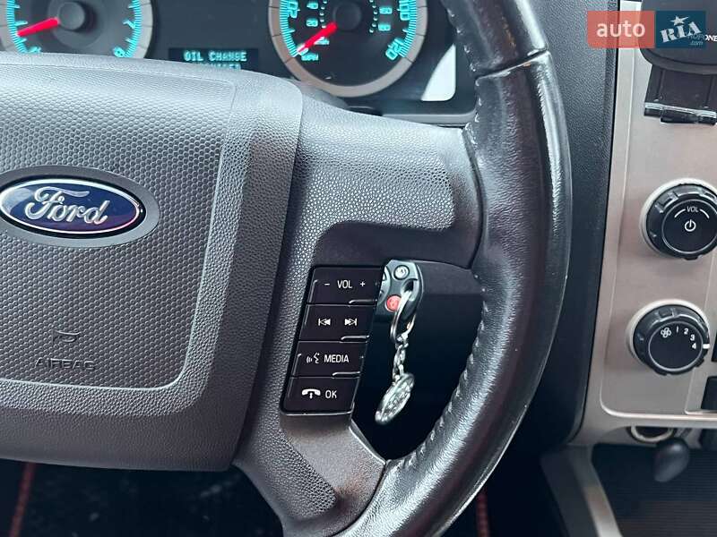 Позашляховик / Кросовер Ford Escape 2009 в Києві