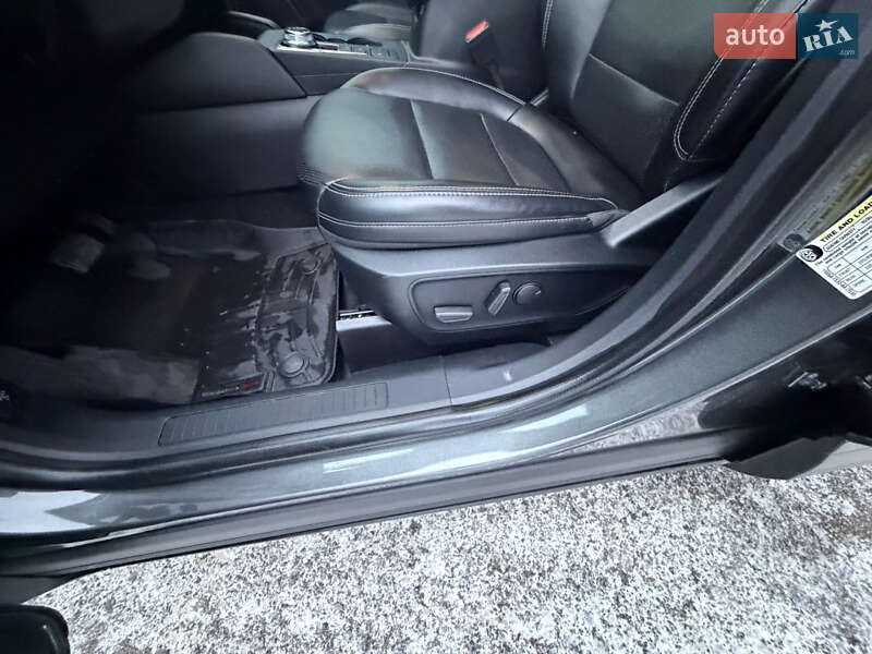 Позашляховик / Кросовер Ford Escape 2020 в Полтаві