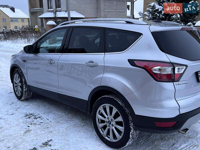 Позашляховик / Кросовер Ford Escape 2018 в Луцьку