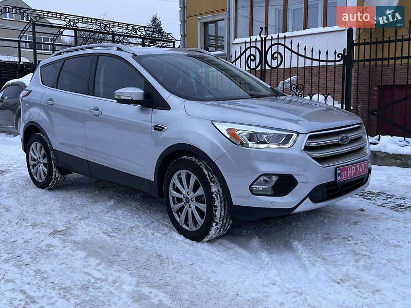 Позашляховик / Кросовер Ford Escape 2018 в Луцьку