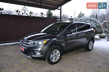 Позашляховик / Кросовер Ford Escape 2017 в Полтаві