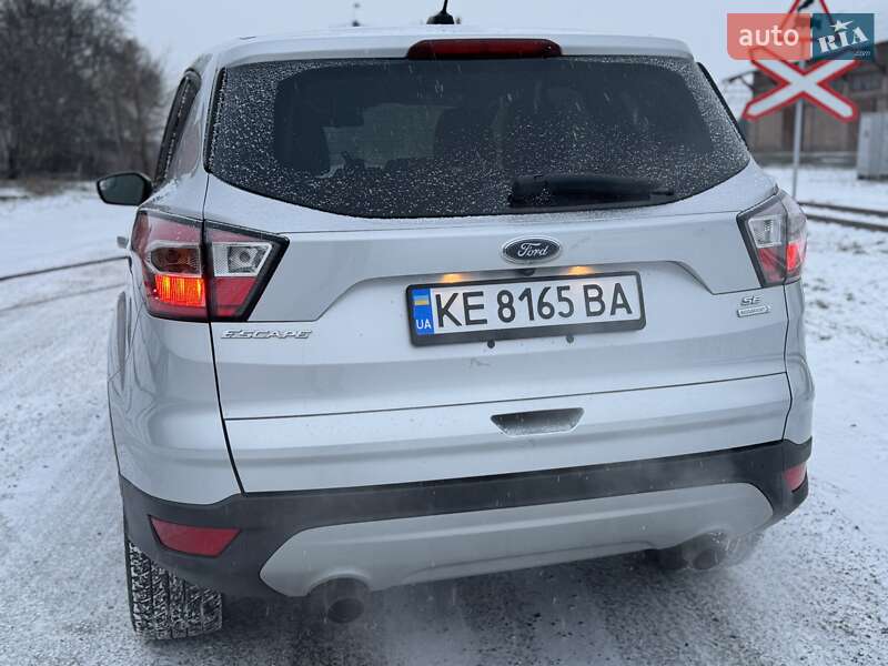 Позашляховик / Кросовер Ford Escape 2017 в Миргороді