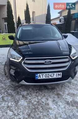 Позашляховик / Кросовер Ford Escape 2017 в Івано-Франківську