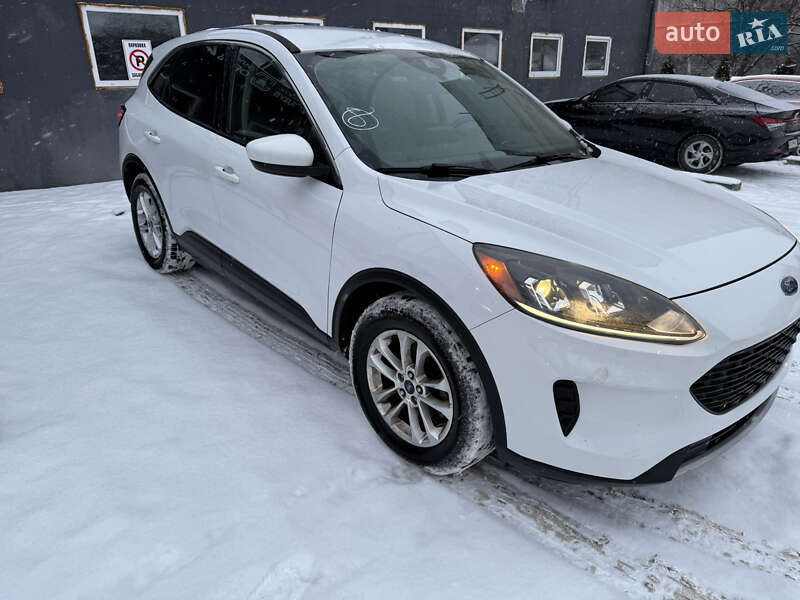 Внедорожник / Кроссовер Ford Escape 2020 в Черкассах