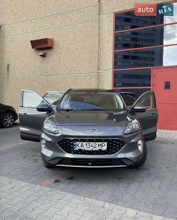 Внедорожник / Кроссовер Ford Escape 2021 в Киеве