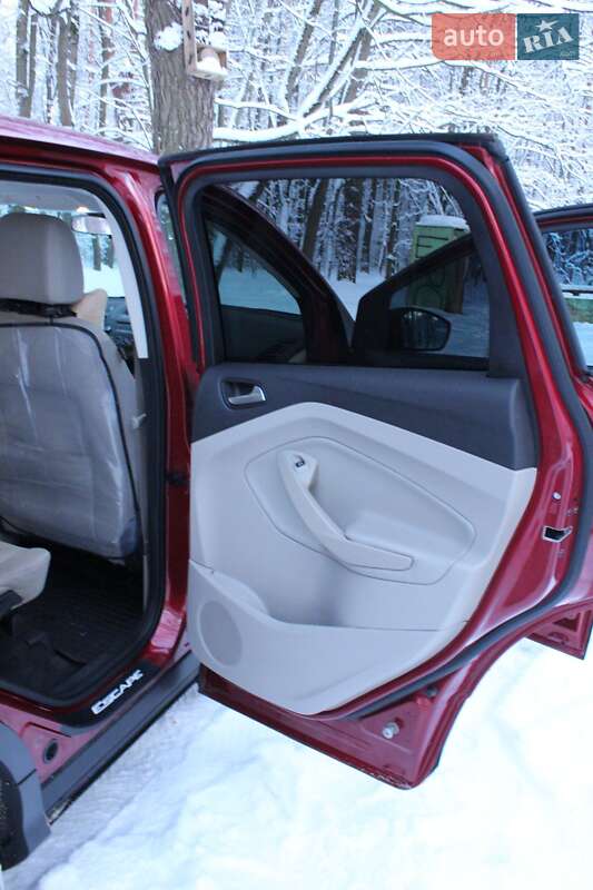 Внедорожник / Кроссовер Ford Escape 2016 в Чернигове