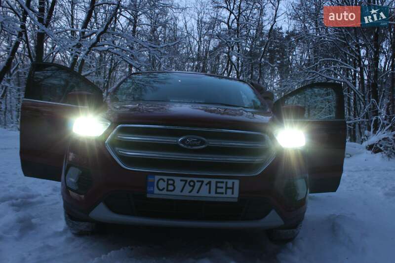 Внедорожник / Кроссовер Ford Escape 2016 в Чернигове