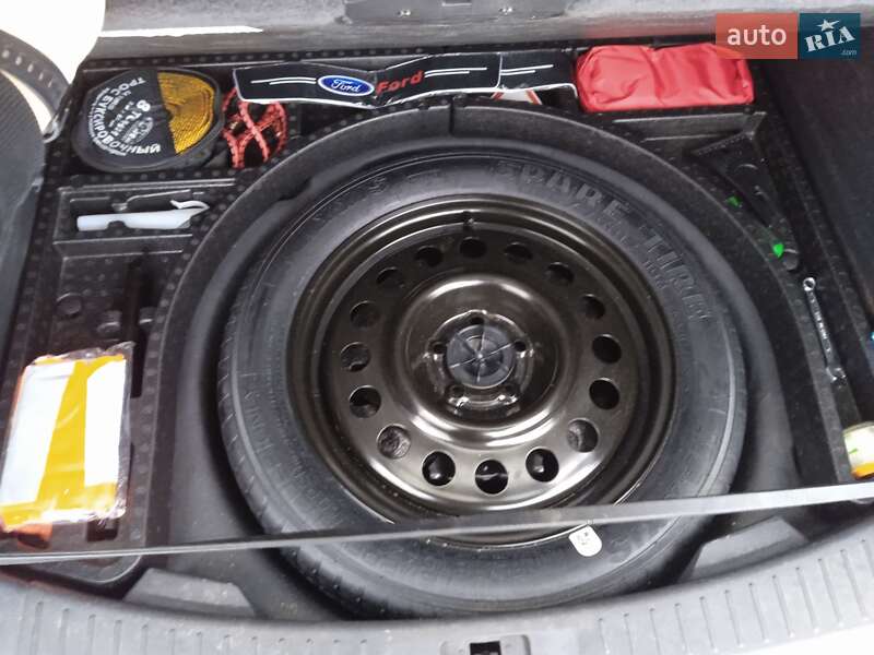 Позашляховик / Кросовер Ford Escape 2015 в Острозі фото 10 Позашляховик / Кросовер Ford Escape 2015 в Острозі