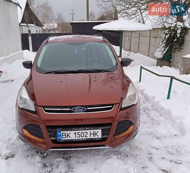 Позашляховик / Кросовер Ford Escape 2015 в Острозі фото Позашляховик / Кросовер Ford Escape 2015 в Острозі