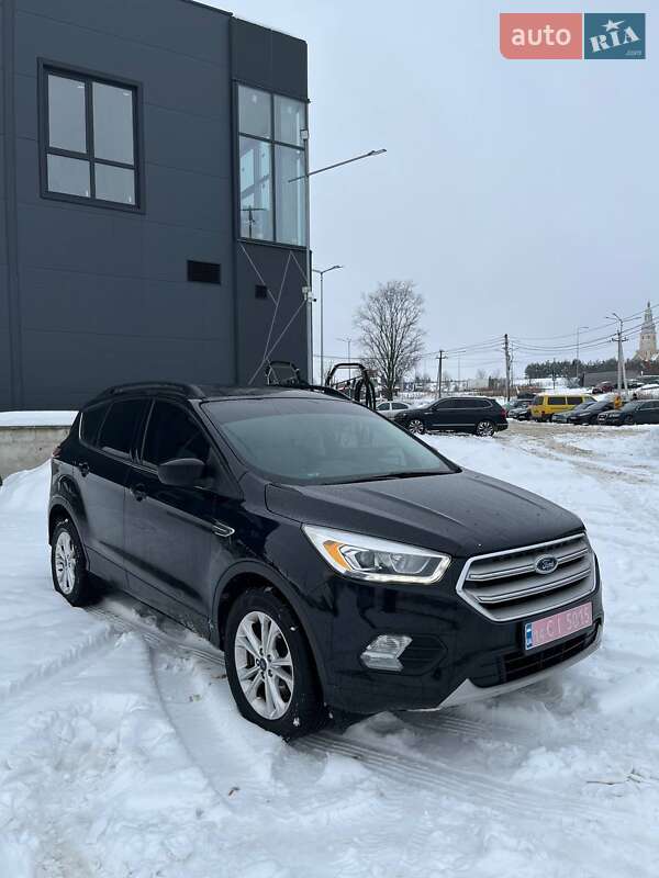 Внедорожник / Кроссовер Ford Escape 2018 в Львове